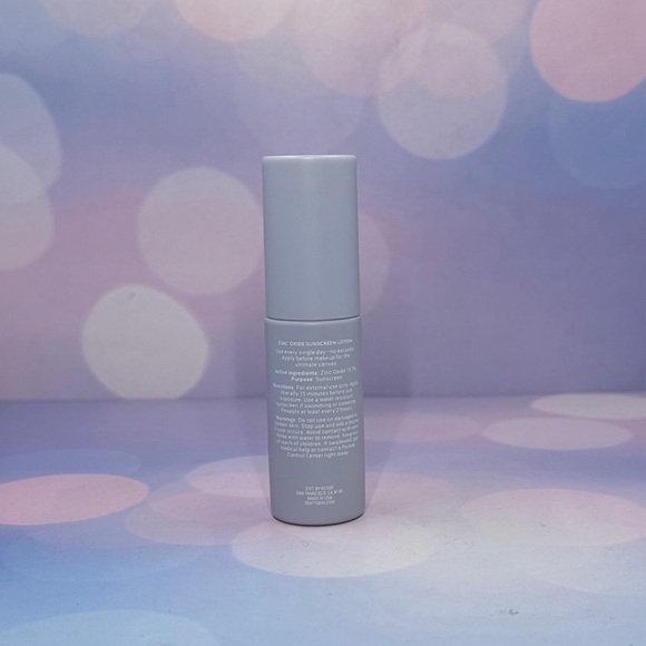 Fenty Hydra Vizor Broad Spectrum Mineral SPF Sunscreen Moisturizer (1 oz) - Picture 2 of 2